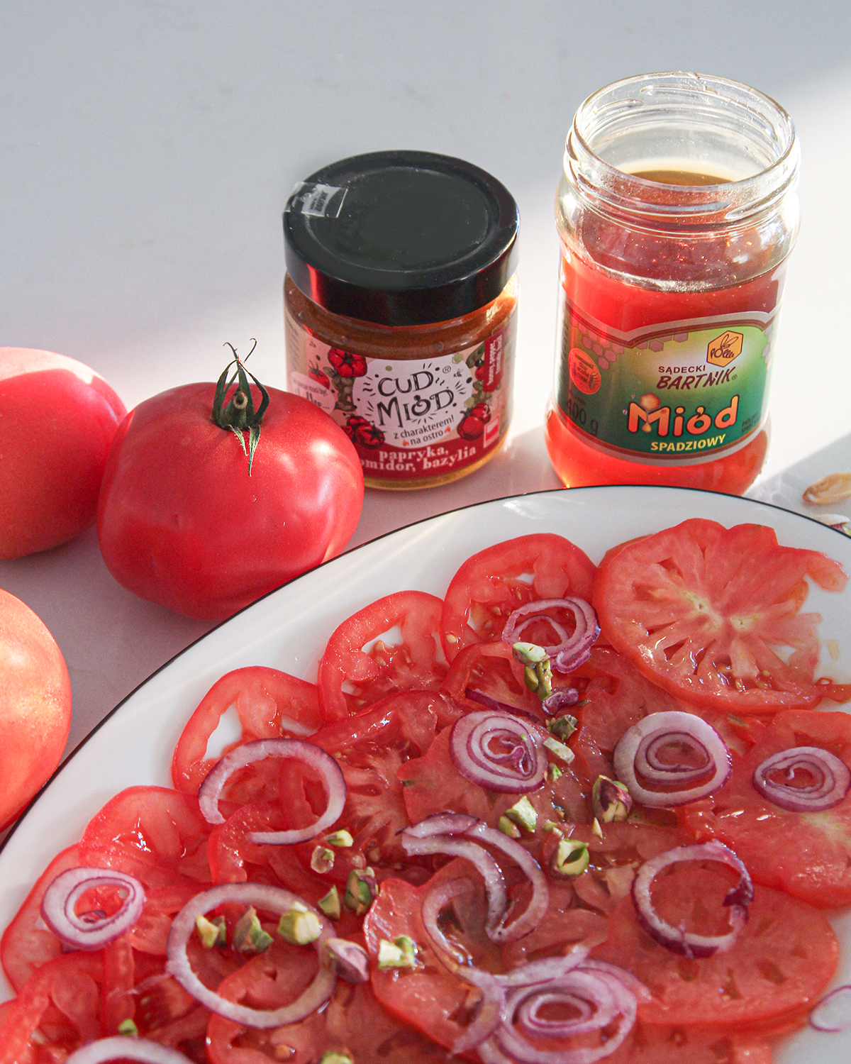 Carpaccio z pomidorów z miodowym twistem
