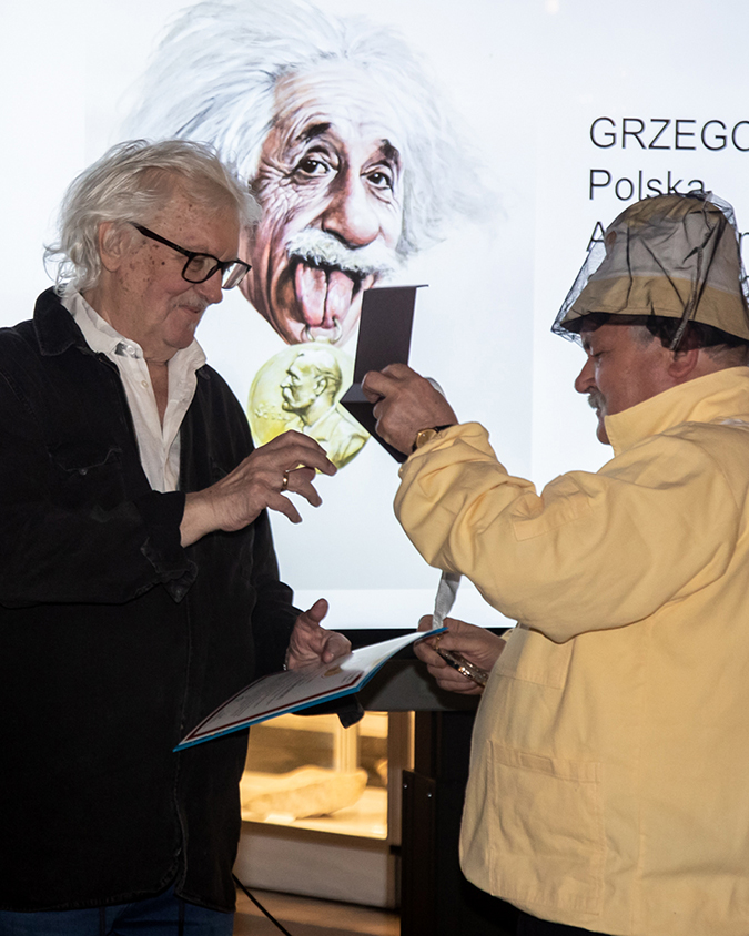 einstein_2sm